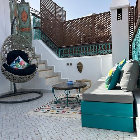 Riad Amazing Amazigh Avec Jacuzzi Petit Dejeuner Compris Avec Aussi Chambres Familiales Pres De La Place Jemaa El Fna Marrakesh Eksteriør billede