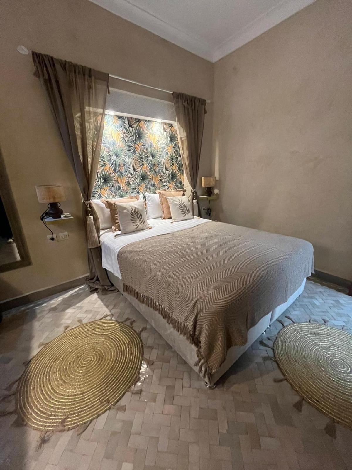 Riad Amazing Amazigh Avec Jacuzzi Petit Dejeuner Compris Avec Aussi Chambres Familiales Pres De La Place Jemaa El Fna Marrakesh Eksteriør billede