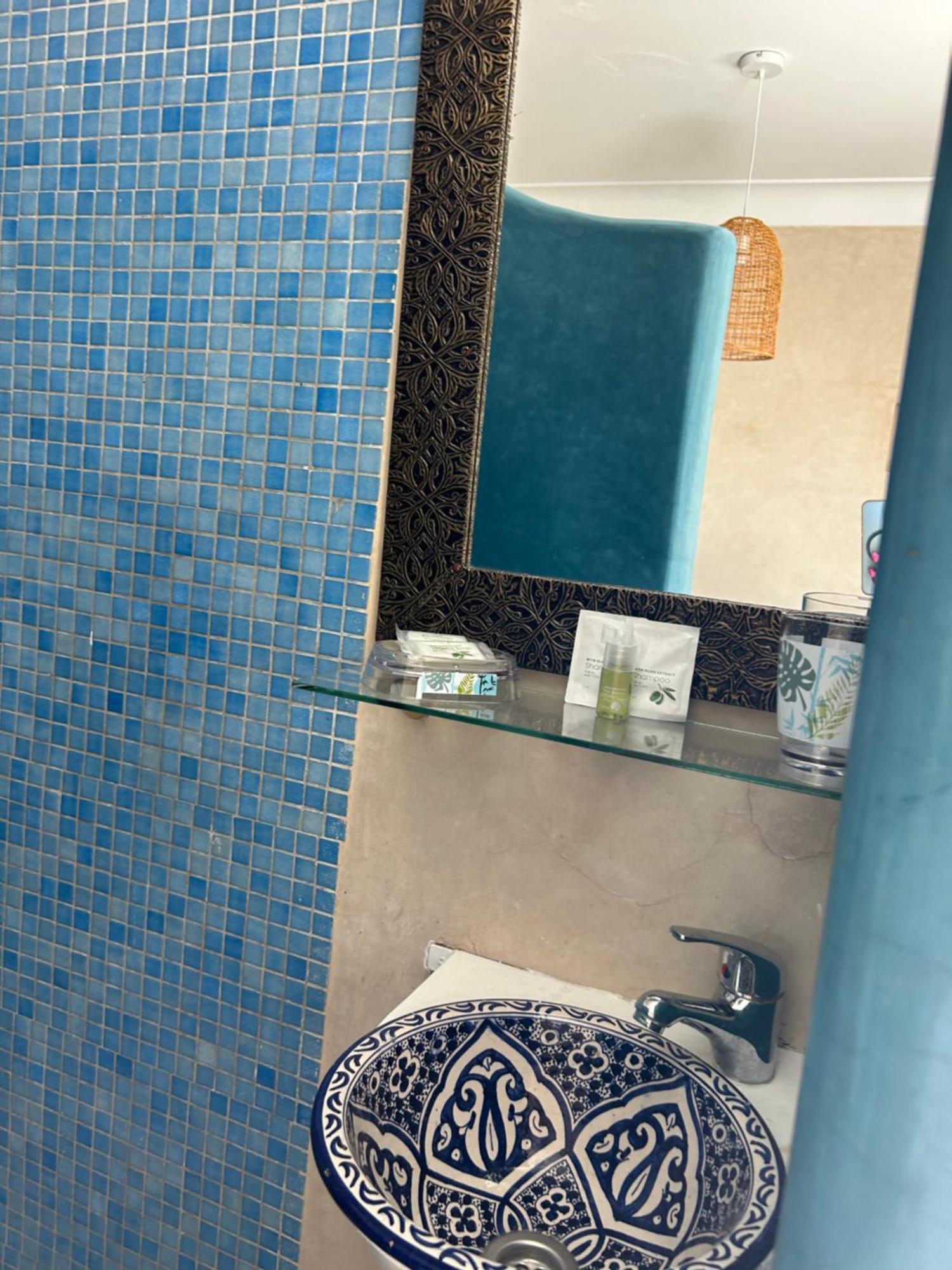 Riad Amazing Amazigh Avec Jacuzzi Petit Dejeuner Compris Avec Aussi Chambres Familiales Pres De La Place Jemaa El Fna Marrakesh Eksteriør billede