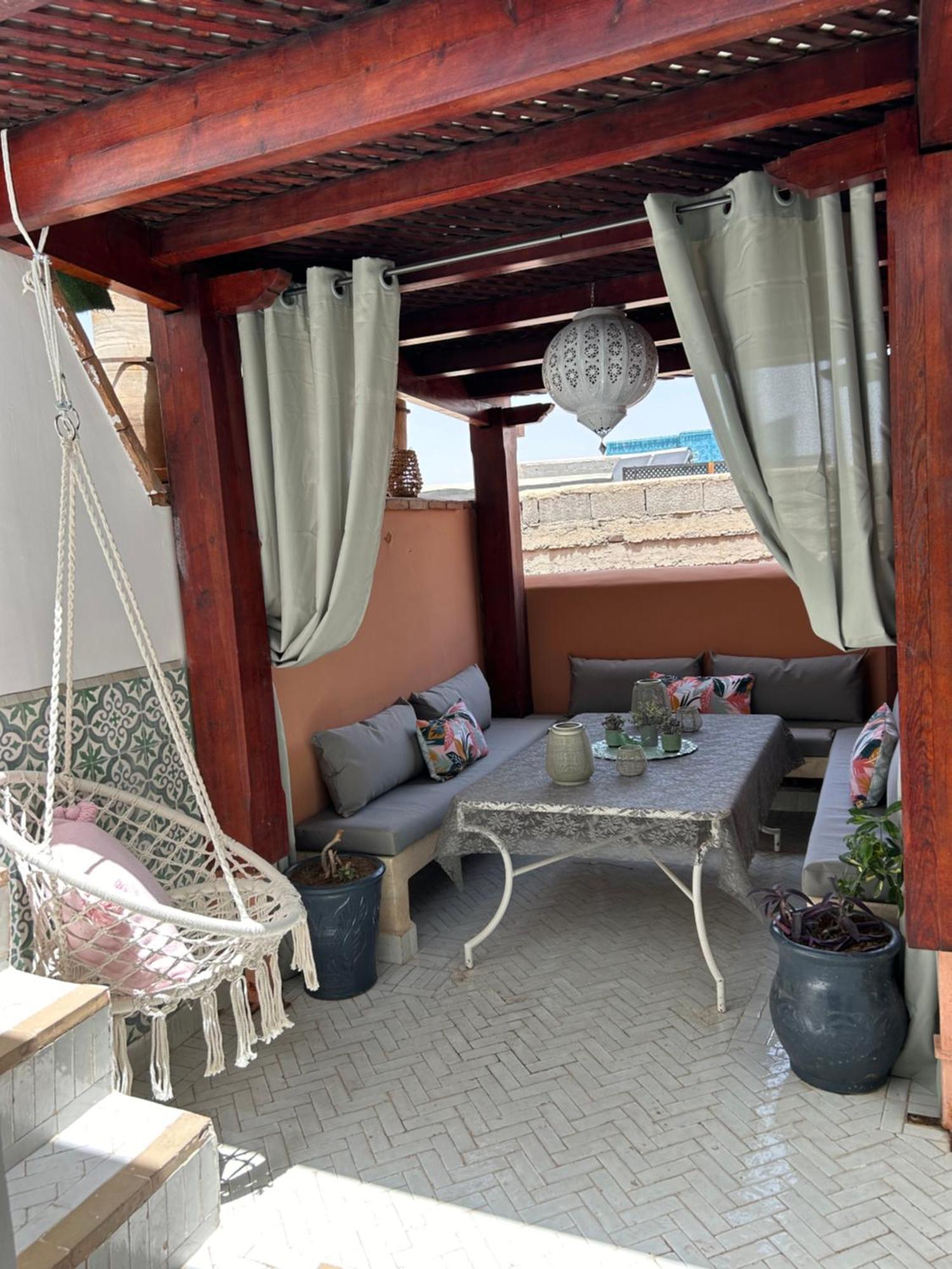 Riad Amazing Amazigh Avec Jacuzzi Petit Dejeuner Compris Avec Aussi Chambres Familiales Pres De La Place Jemaa El Fna Marrakesh Eksteriør billede