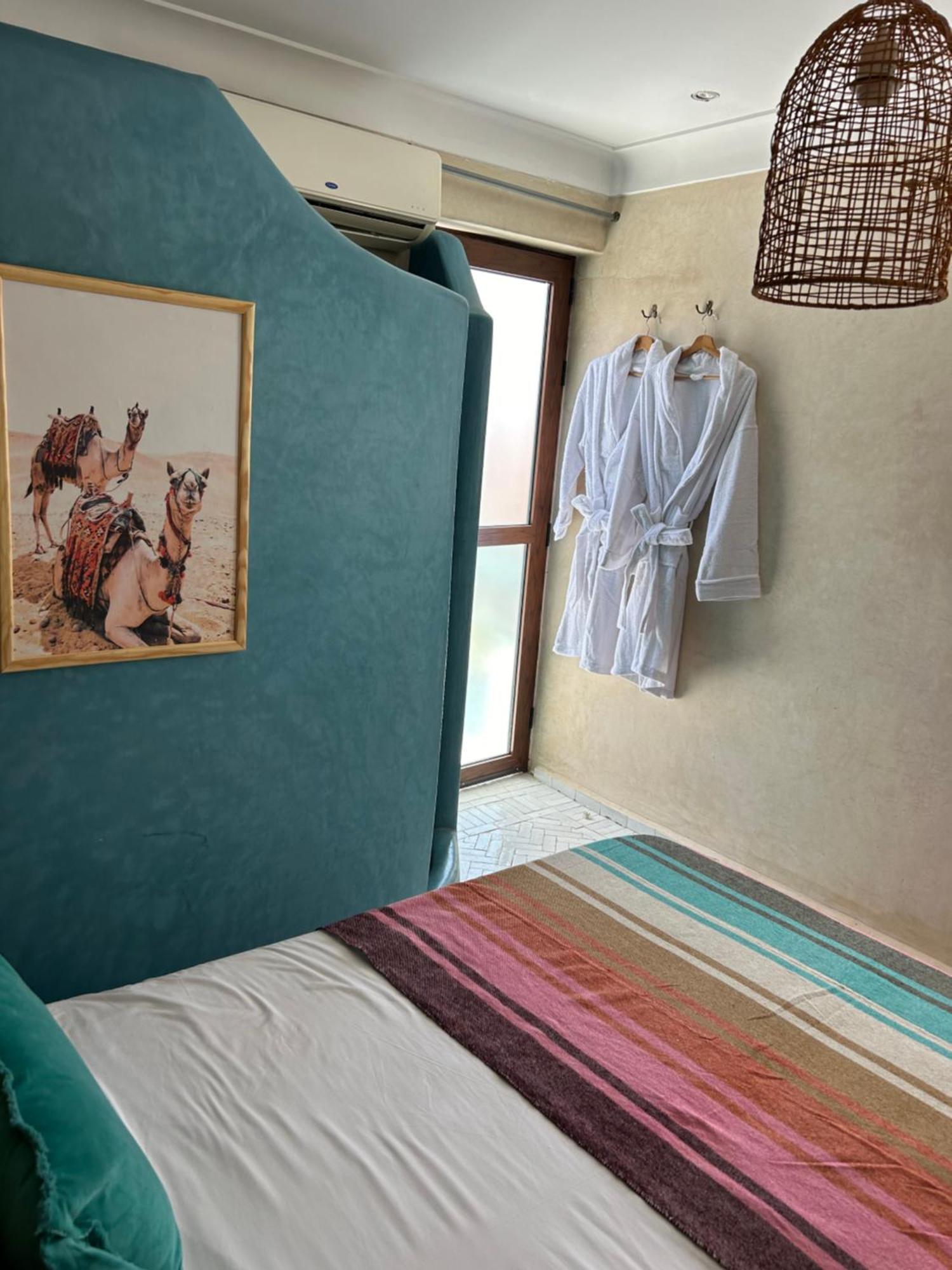 Riad Amazing Amazigh Avec Jacuzzi Petit Dejeuner Compris Avec Aussi Chambres Familiales Pres De La Place Jemaa El Fna Marrakesh Eksteriør billede