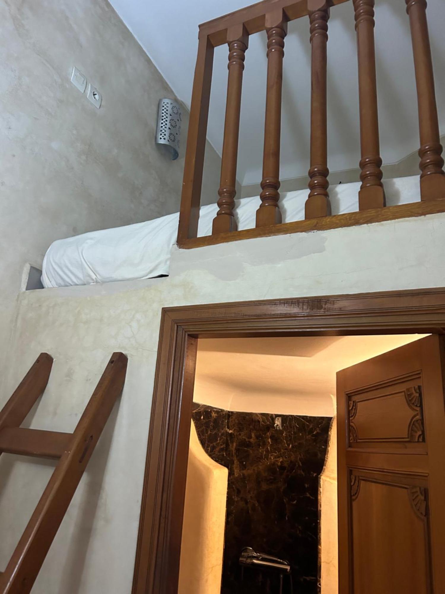 Riad Amazing Amazigh Avec Jacuzzi Petit Dejeuner Compris Avec Aussi Chambres Familiales Pres De La Place Jemaa El Fna Marrakesh Eksteriør billede