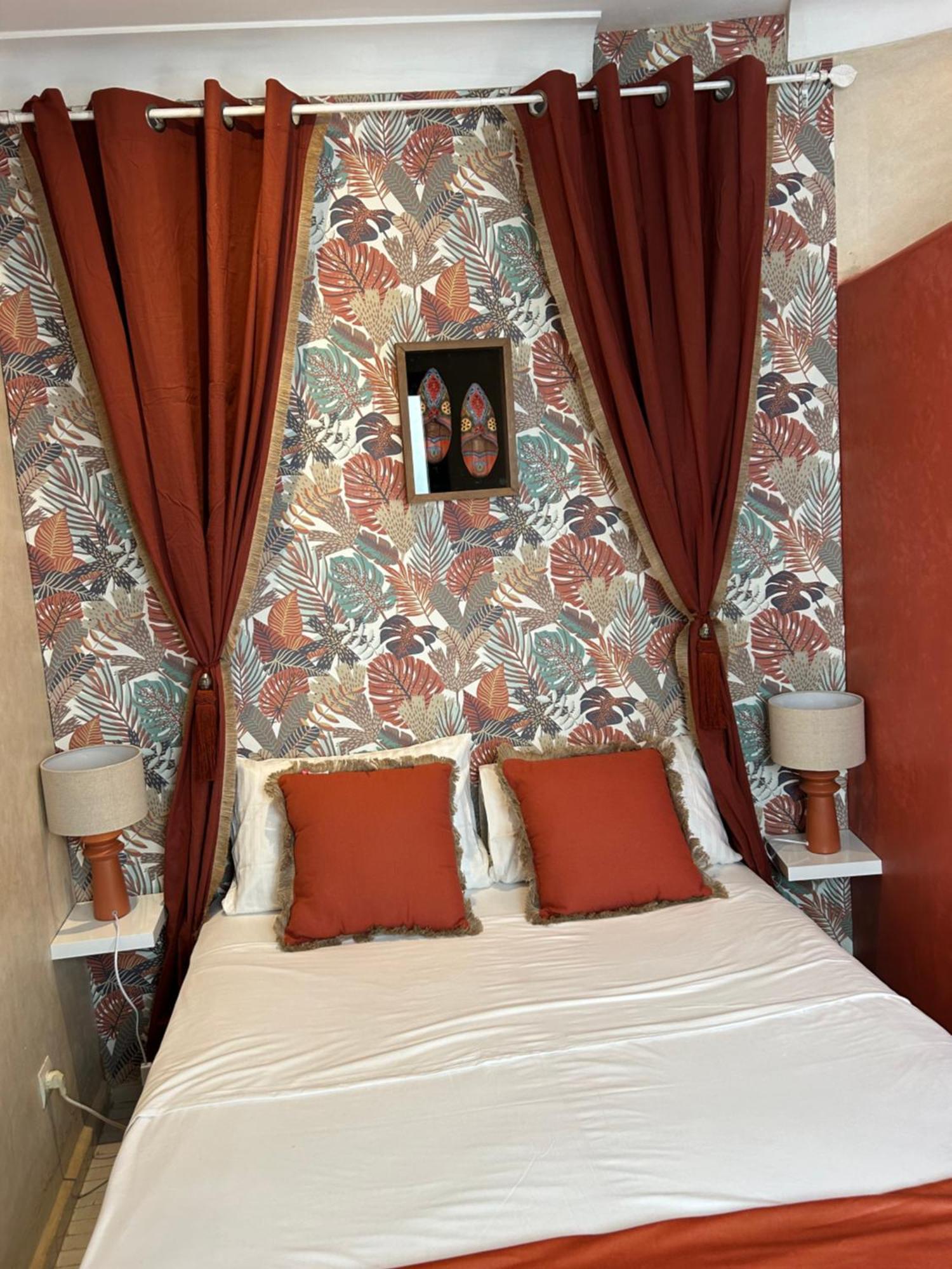 Riad Amazing Amazigh Avec Jacuzzi Petit Dejeuner Compris Avec Aussi Chambres Familiales Pres De La Place Jemaa El Fna Marrakesh Eksteriør billede