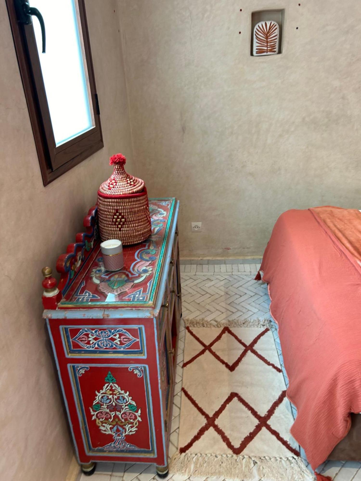 Riad Amazing Amazigh Avec Jacuzzi Petit Dejeuner Compris Avec Aussi Chambres Familiales Pres De La Place Jemaa El Fna Marrakesh Eksteriør billede