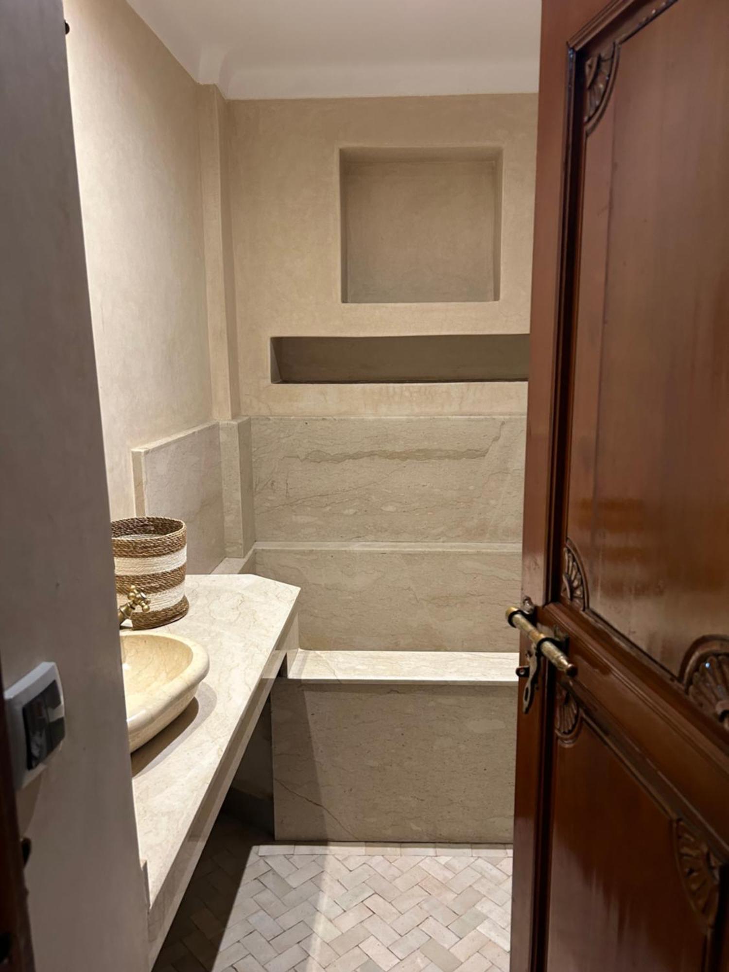 Riad Amazing Amazigh Avec Jacuzzi Petit Dejeuner Compris Avec Aussi Chambres Familiales Pres De La Place Jemaa El Fna Marrakesh Eksteriør billede