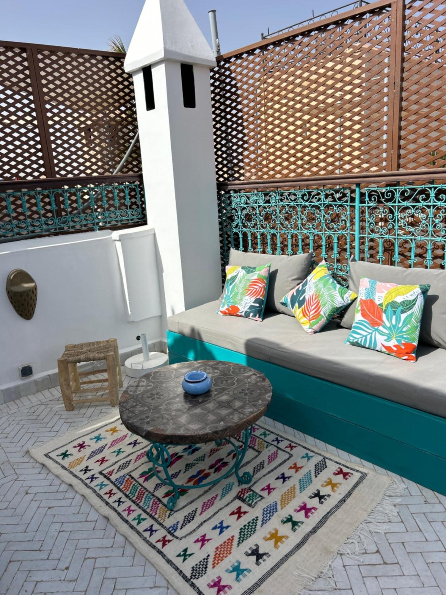 Riad Amazing Amazigh Avec Jacuzzi Petit Dejeuner Compris Avec Aussi Chambres Familiales Pres De La Place Jemaa El Fna Marrakesh Eksteriør billede
