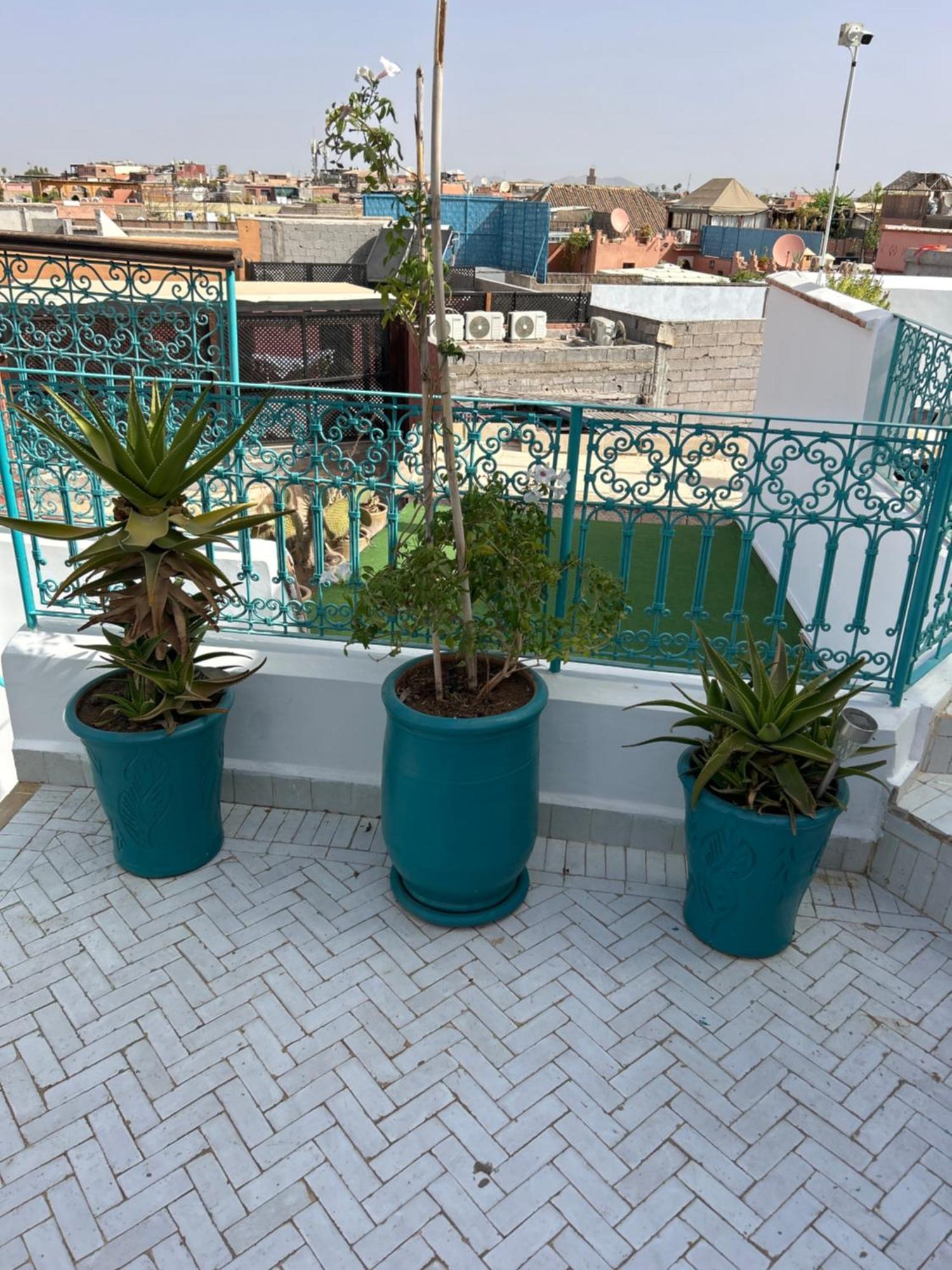 Riad Amazing Amazigh Avec Jacuzzi Petit Dejeuner Compris Avec Aussi Chambres Familiales Pres De La Place Jemaa El Fna Marrakesh Eksteriør billede